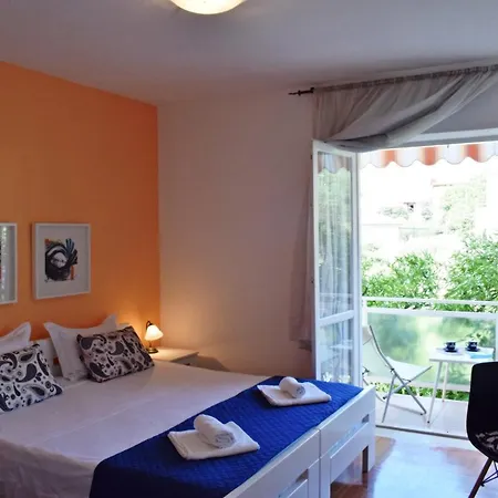 Close To Center, Quiet, With Parking Appartement