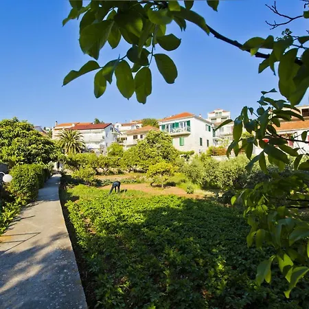 Close To Center, Quiet, With Parking Апартаменты Хвар
